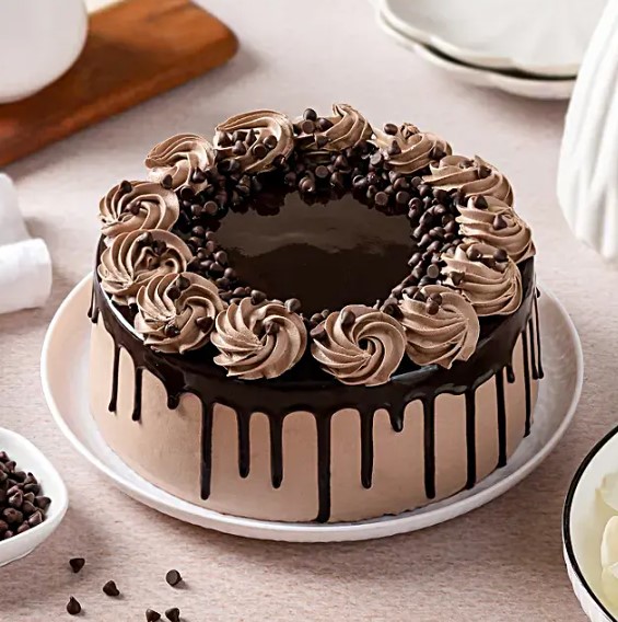 Cream Drop Chocolate Cake Half Kg
