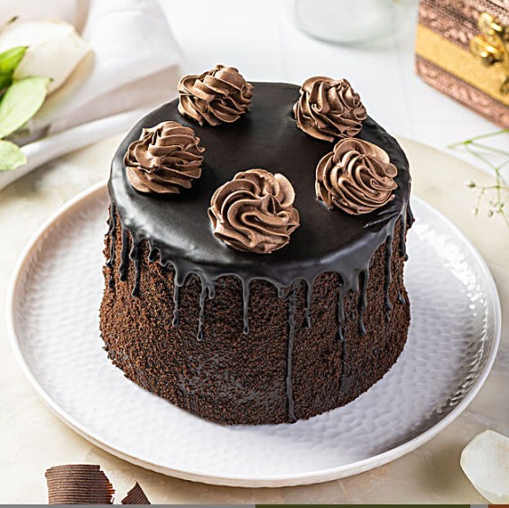 Scrumptious Rocher Chocolate Cake 1 Kg